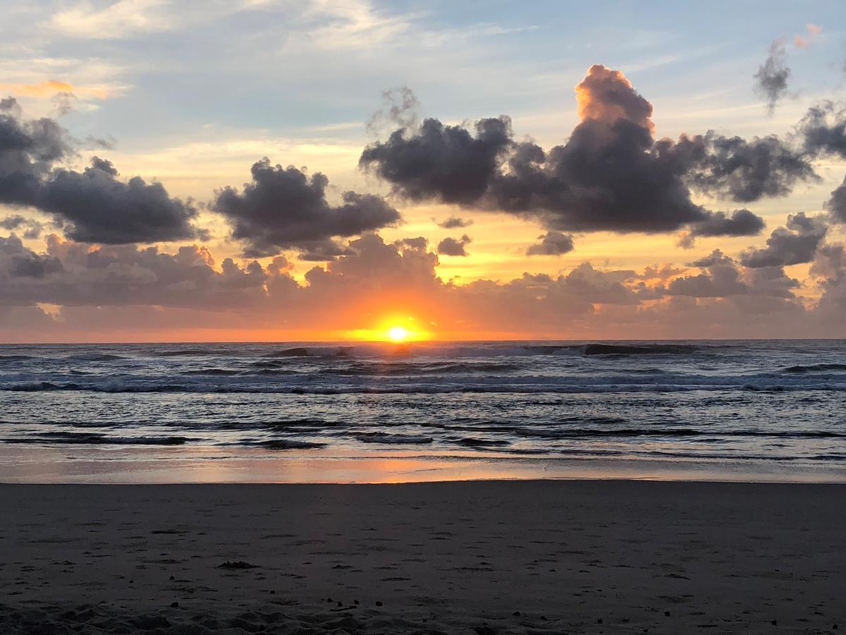 Sanctuary Beach Resort Gold Coast Esterno foto