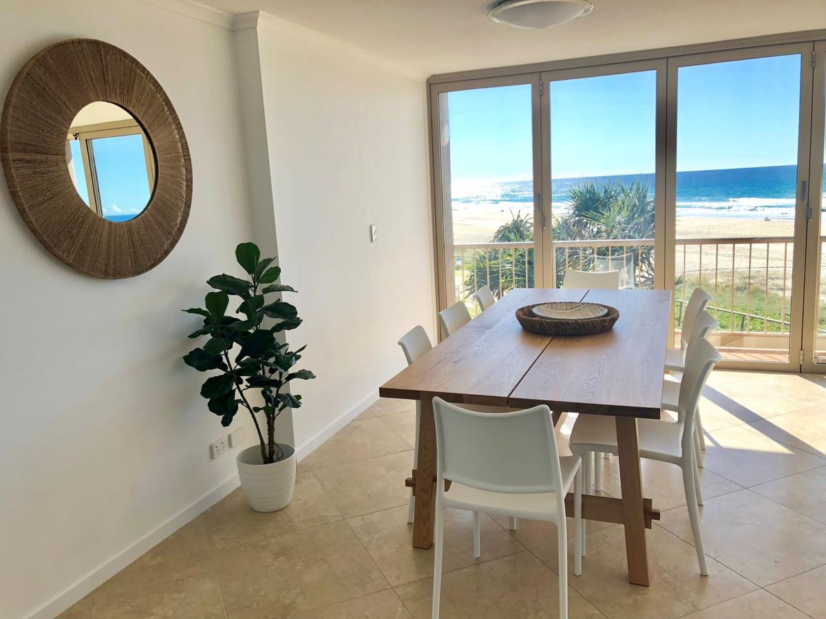 Sanctuary Beach Resort Gold Coast Esterno foto
