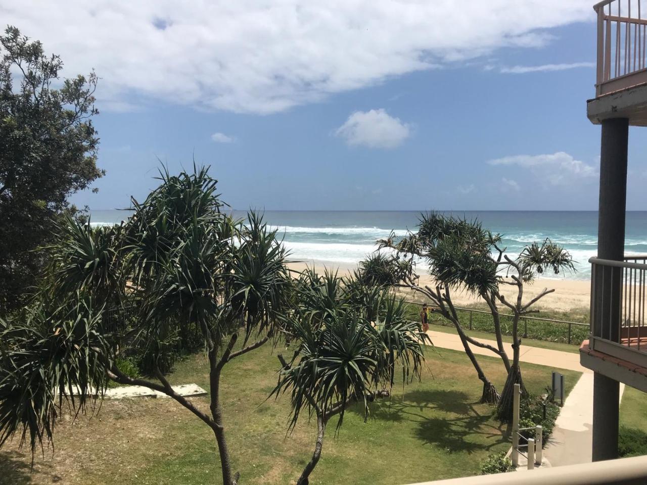 Sanctuary Beach Resort Gold Coast Esterno foto