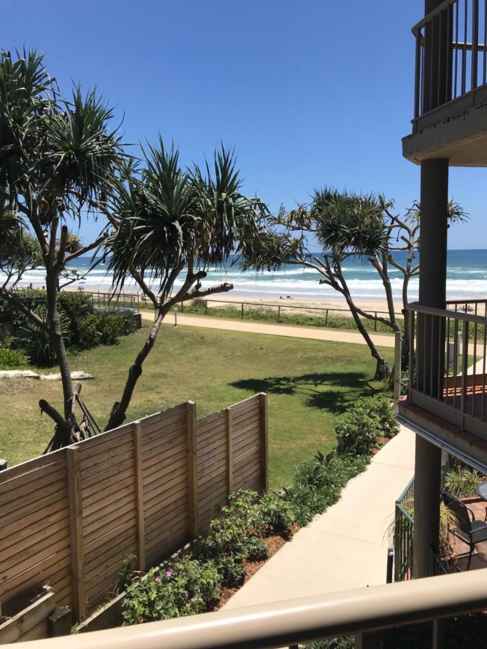 Sanctuary Beach Resort Gold Coast Esterno foto