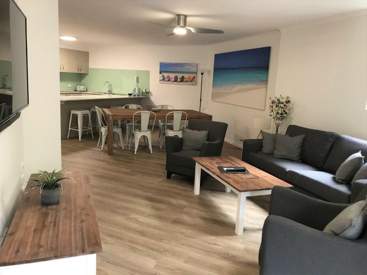 Sanctuary Beach Resort Gold Coast Esterno foto