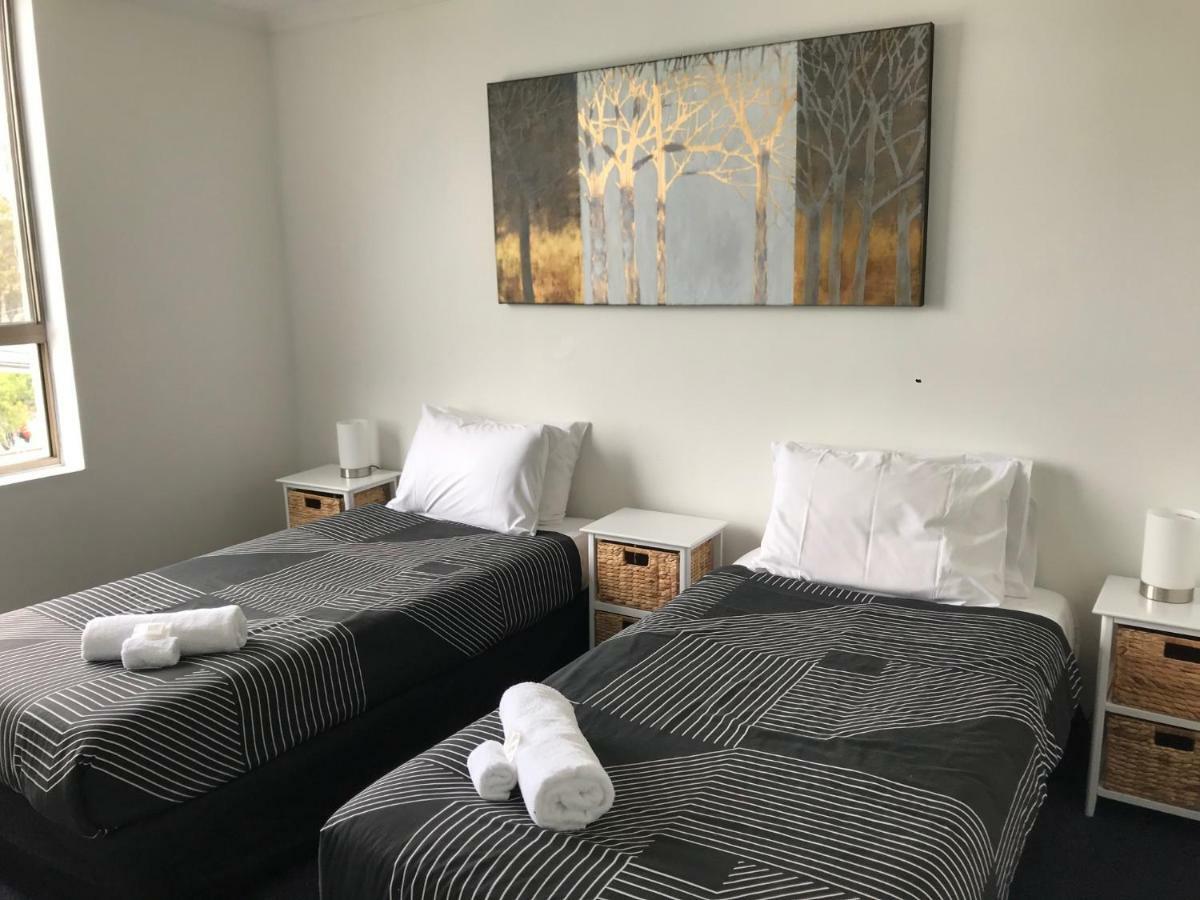 Sanctuary Beach Resort Gold Coast Esterno foto