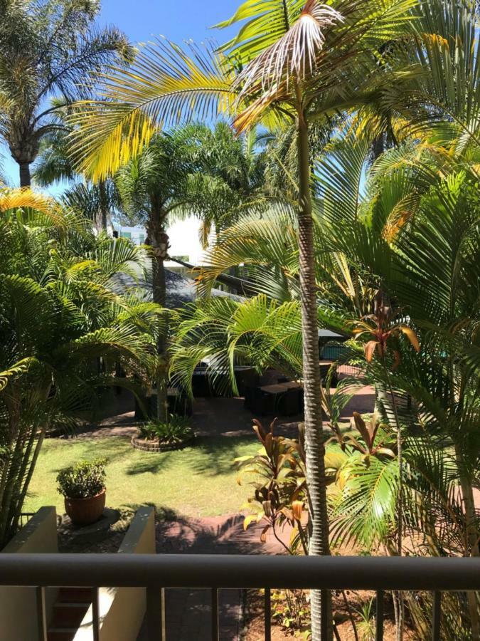 Sanctuary Beach Resort Gold Coast Esterno foto